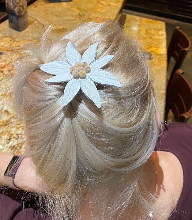 Leather Edelweiss Clip