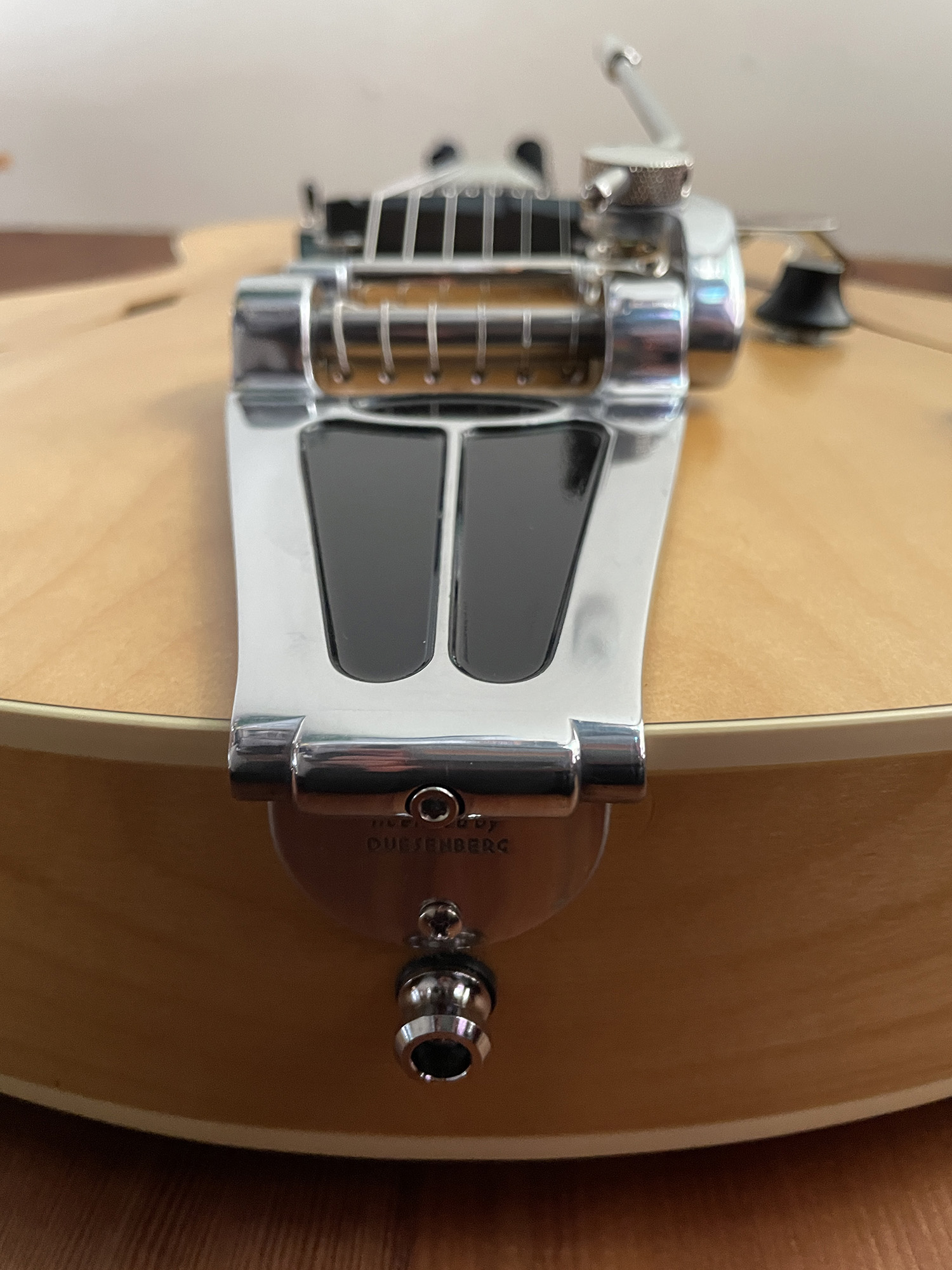 Goldo G7 Tremolo – Eastwood Guitars