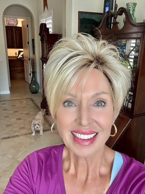 Cristi w/ Roots (short wig)