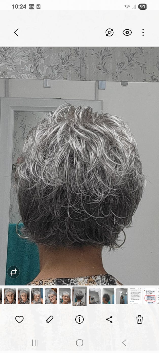Meg (short wig)